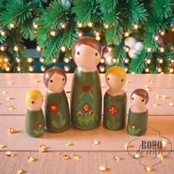 Zöld mintás ruhás fabábuk 